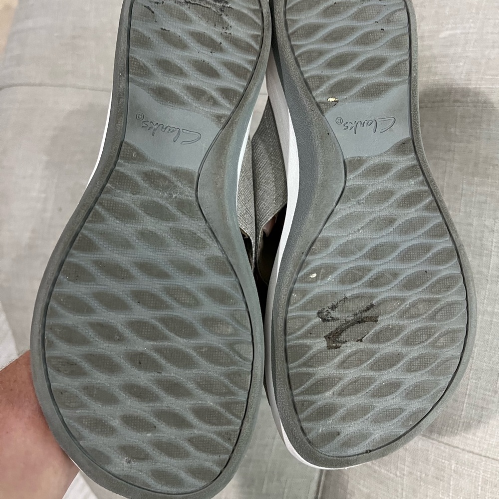 Clarks Cloud Steppers Women's Elegant Gray Sandals - Picture 4 of 4